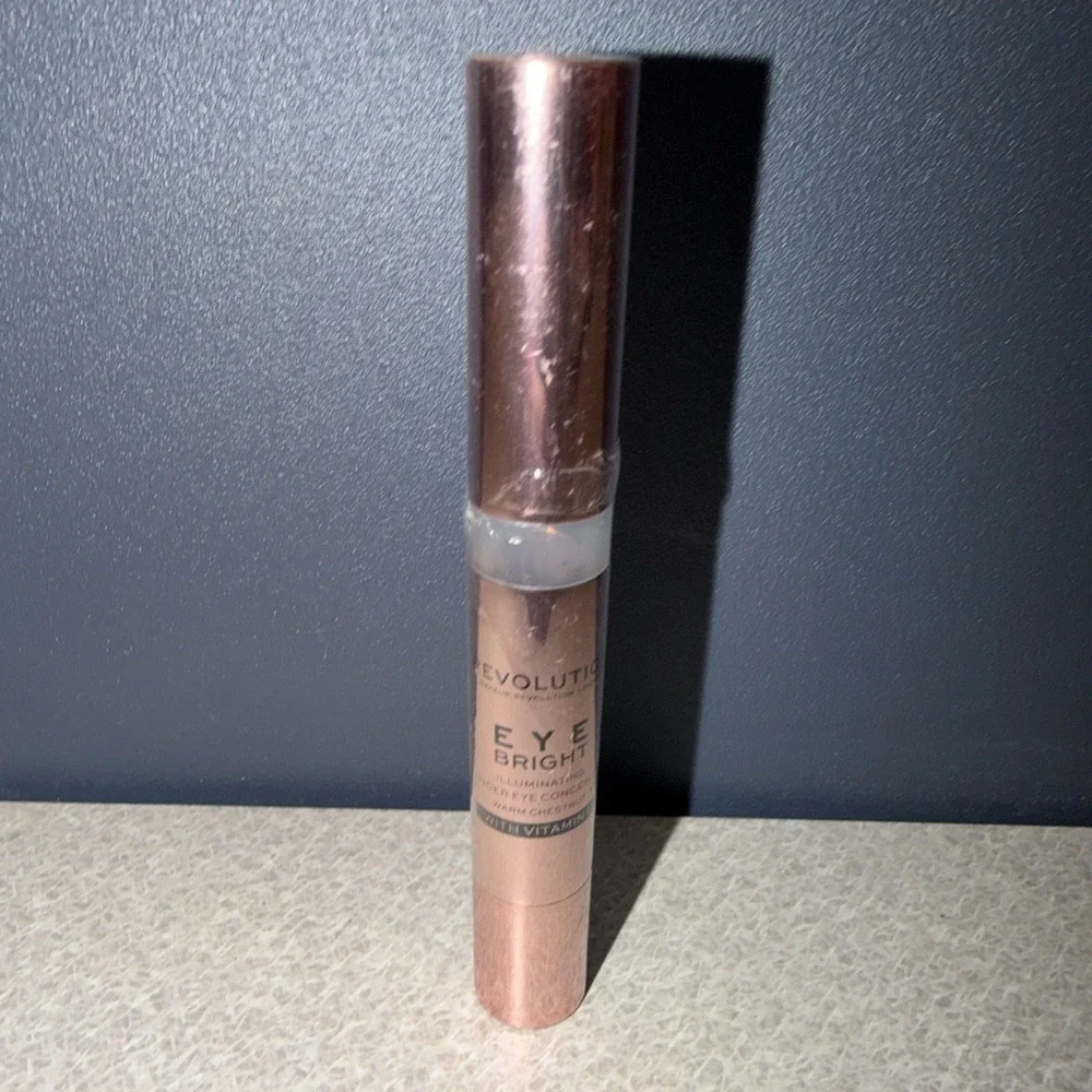 Makeup Revolution Eye Bright Under Eye Concealer Warm Chestnut (3ml)